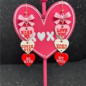 Conversation Heart
Dangle Earrings with Pink Bows